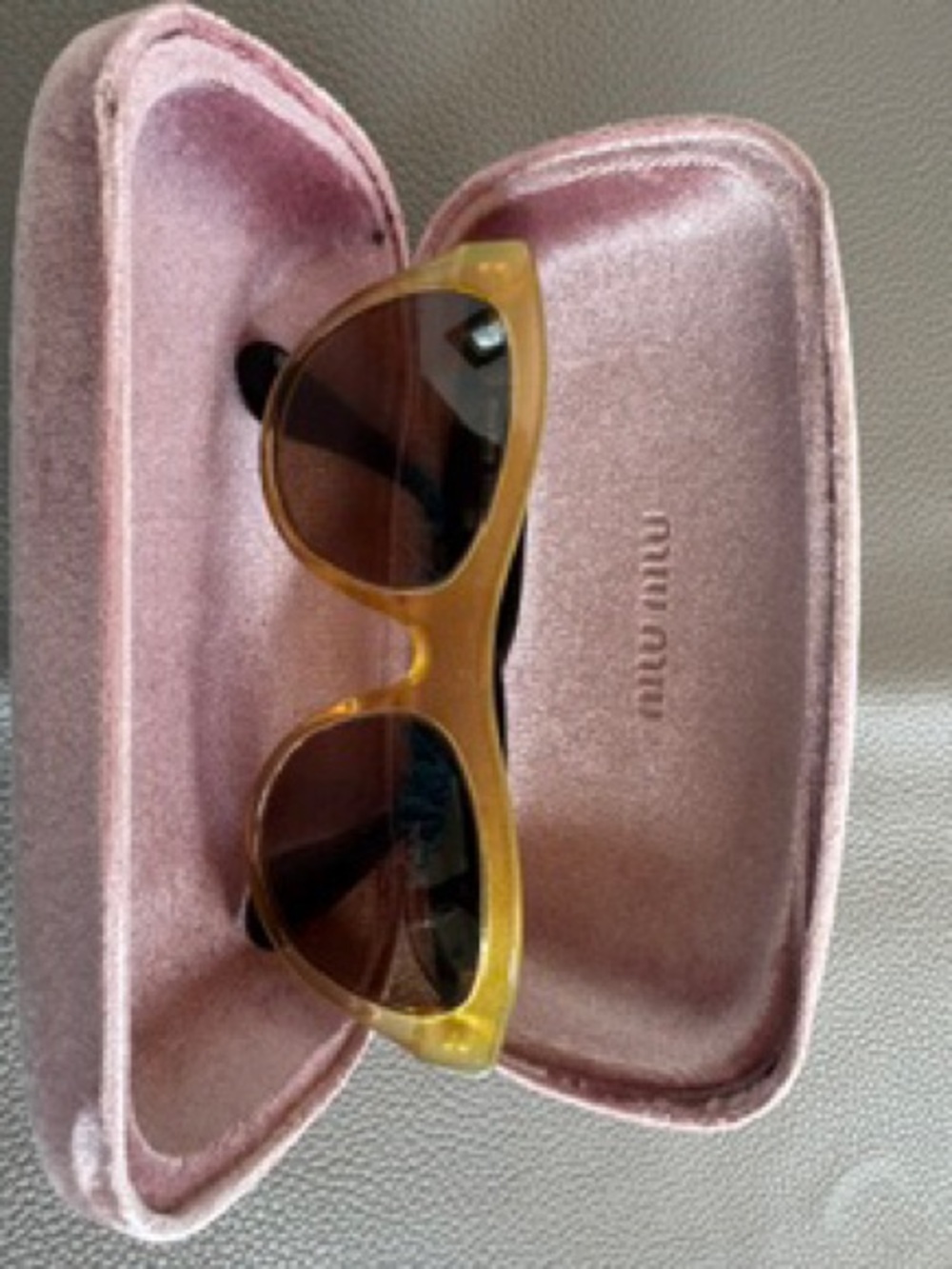 MIU MIU Sunglass Set